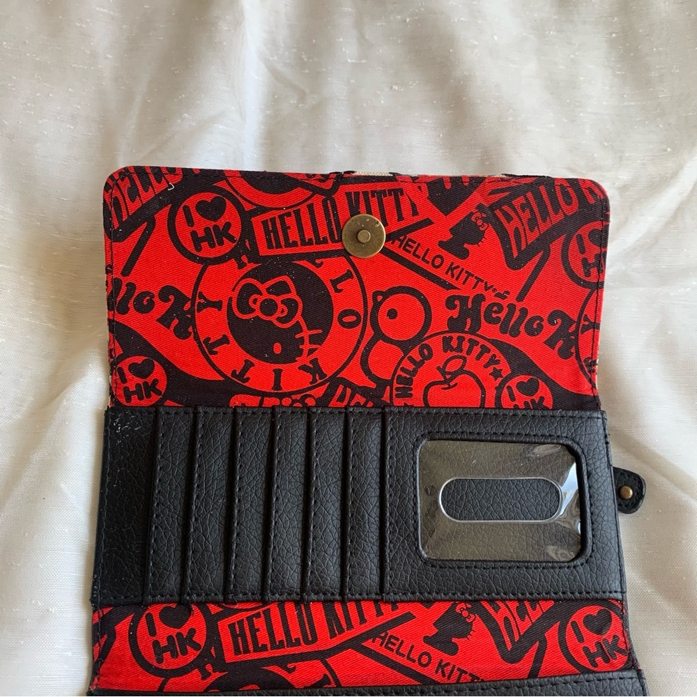 SOLD  Hello Kitty Wallet - Picture 5 of 11